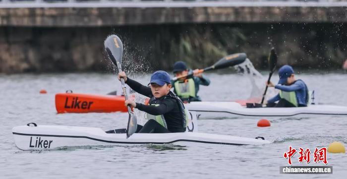 235名青少年在将乐金溪河上开启2026全国青少年皮