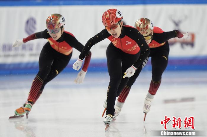 十四冬短道速滑女子1500米A组决赛，黑龙江队臧一