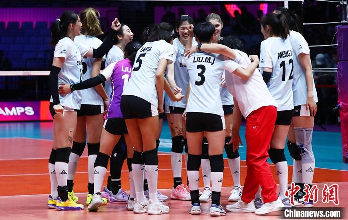 她好像回到了巅峰！朱婷携科内利亚诺夺得世俱