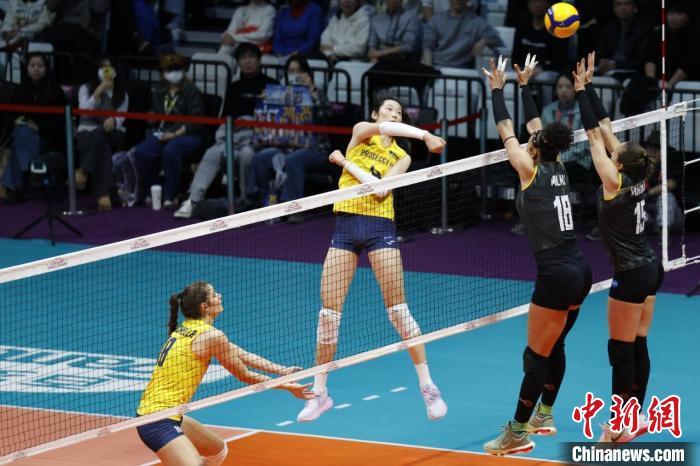 她好像回到了巅峰！朱婷携科内利亚诺夺得世俱