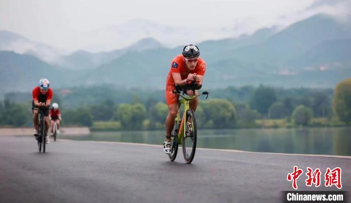 打铁圣地再度点燃热情：2024昌平铁人三项吸引千