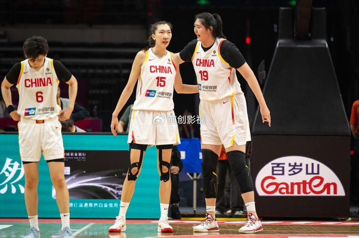中国女篮逆转南苏丹王思雨获MVP 战术调整成关键