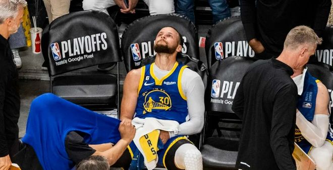 勇士四连败暴露无遗，库里缺阵16场战绩暴跌