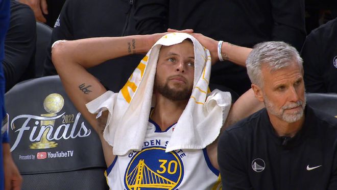 勇士四连败暴露无遗，库里缺阵16场战绩暴跌