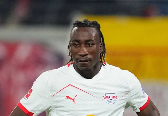 罗德里转会风波引曼城高层决策，贝席自由离队